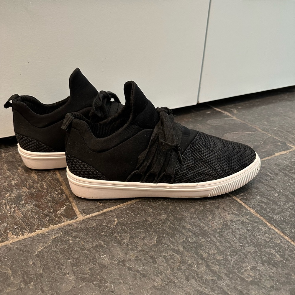 Steve Madden Lancer Sneaker